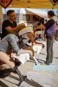 Julien Duprat et Jana Willot - stand massages assis